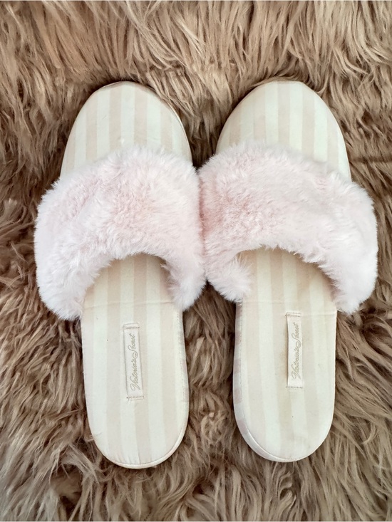 Victoria's Secret Shoes - Victoria's Secret Light Pink Striped Plush Slide Slippers, Faux Fur Sz M 7/8